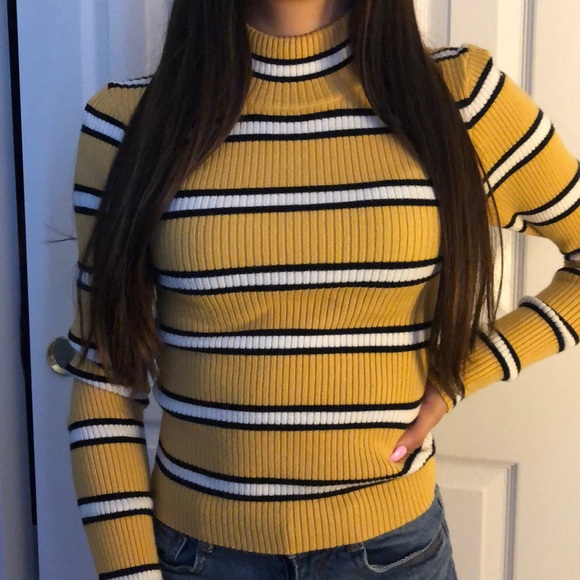 yellow, black, and white turtle neck long sleeve - Picture 1 of 4
